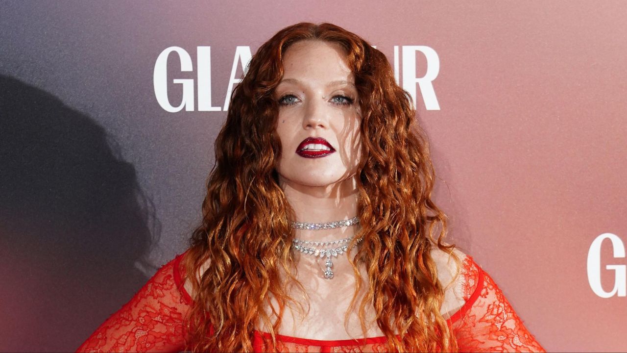 Jess Glynne singer