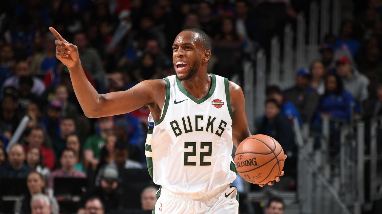 Khris Middleton Income