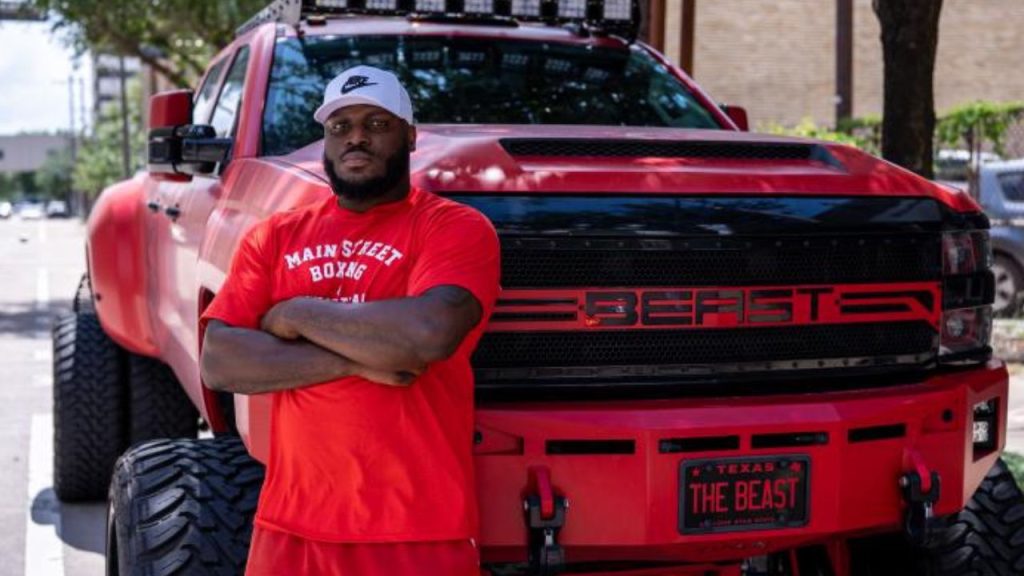 derrick-lewis-biography