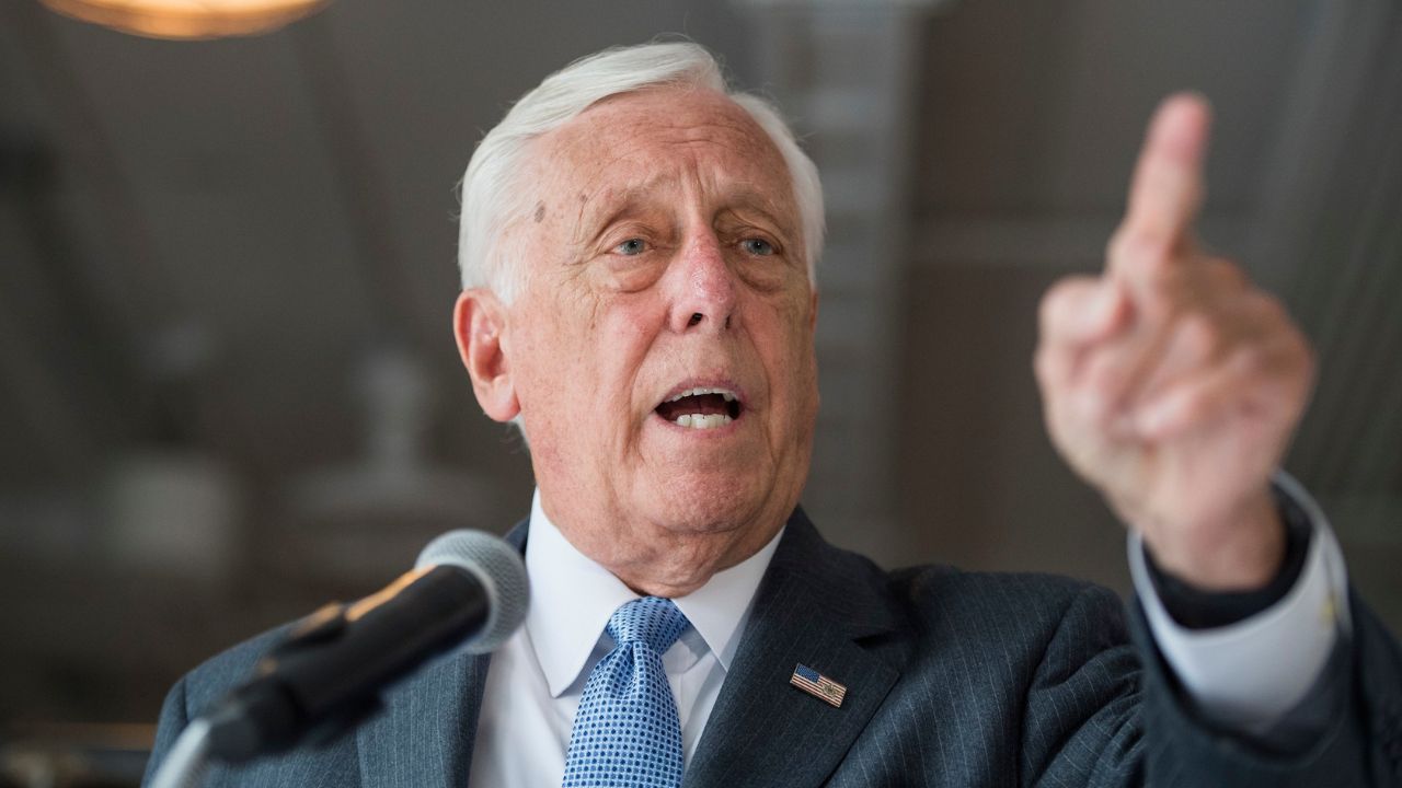 Steny Hoyer income