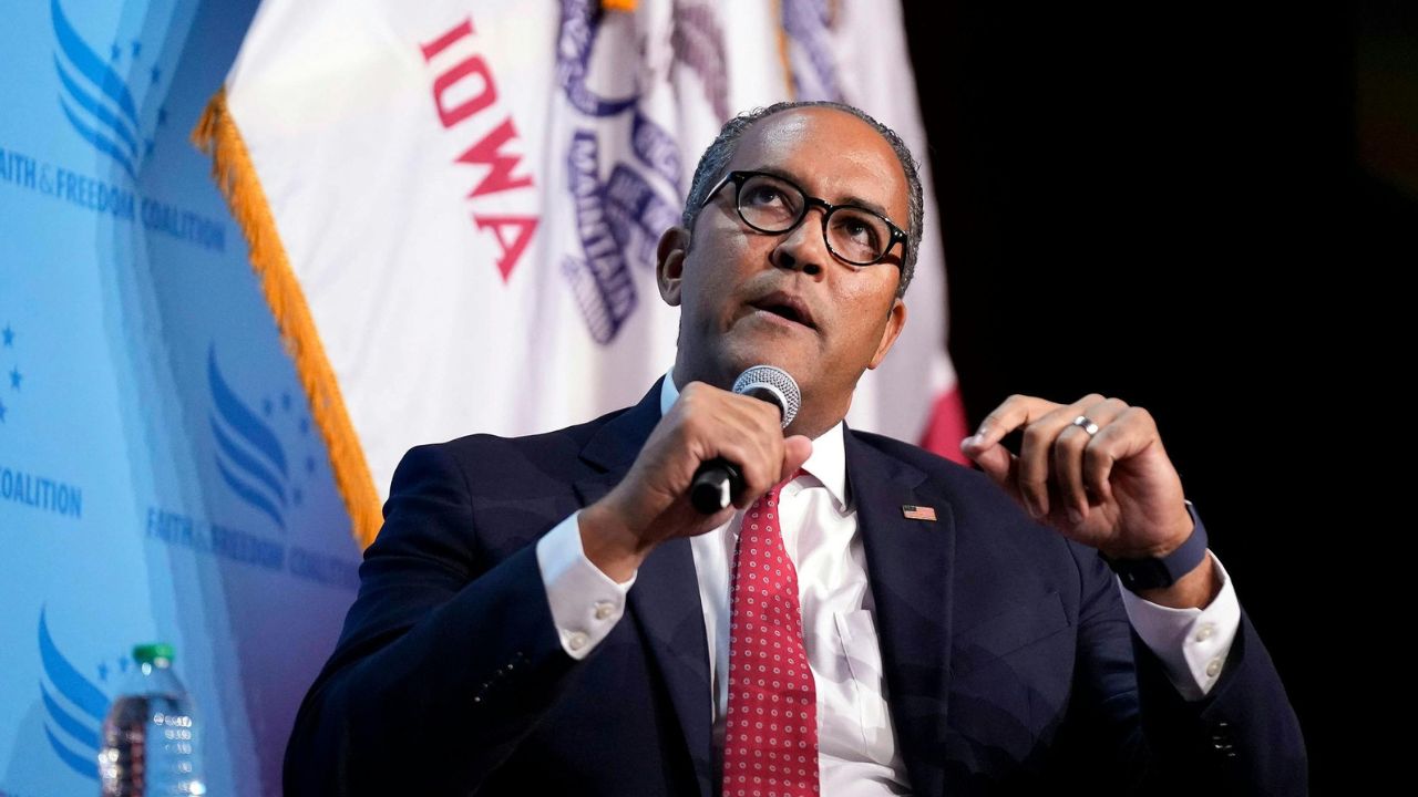 Will Hurd income